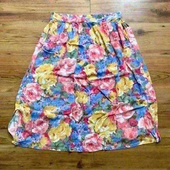Dresses & Skirts - Vintage Floral Midi  Skirt